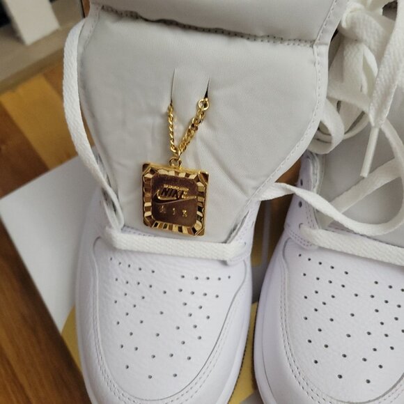 Women's Nike Air Jordans 1 Reto Ho OG - Picture 3 of 9